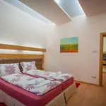 High Tech - Luxurious Apartment